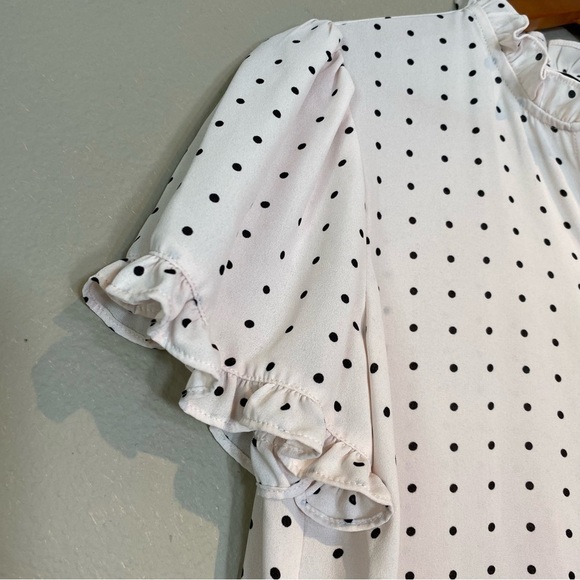 T Tahari Light Blush Spaced Dot Short Sleeve Blouse Size S NWT Ruffle Polka Dot - Picture 10 of 16